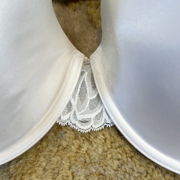 NWT,Bali,42D, Soft Bra, Superior Support, Beautiful Lace Back w/Convertible Back - Picture 3 of 5